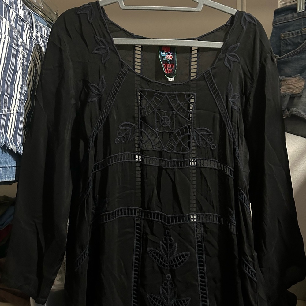 Johnny Was Cut Out Embroidered Black Rayon Tunic Blouse Size Large